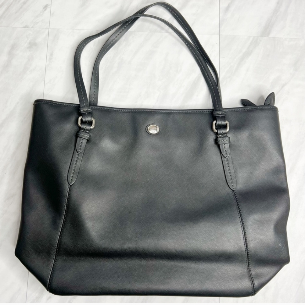 COACH: Peyton Black Leather Tote